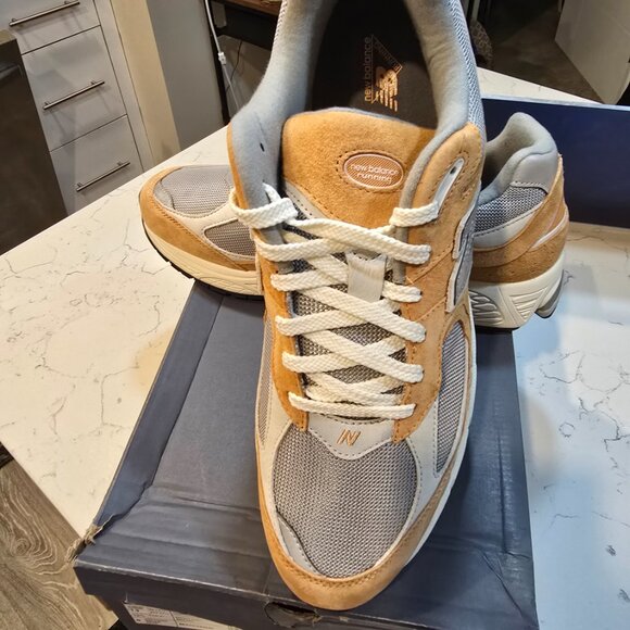 New Balance 2002R Sweet Caramel Men's Size 13 Lifestyle Sneakers M2002RHM Shoes - Picture 2 of 15